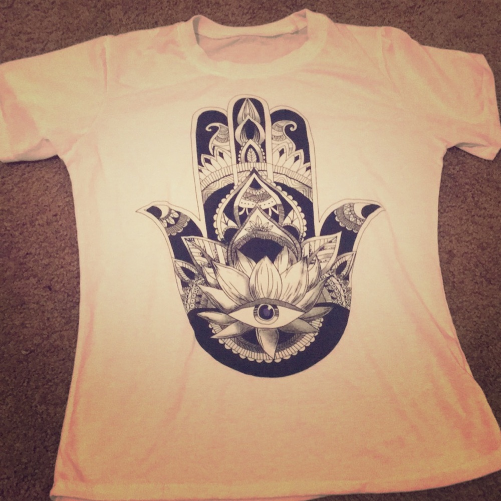 Hamsa design crew neck white t-shirt.